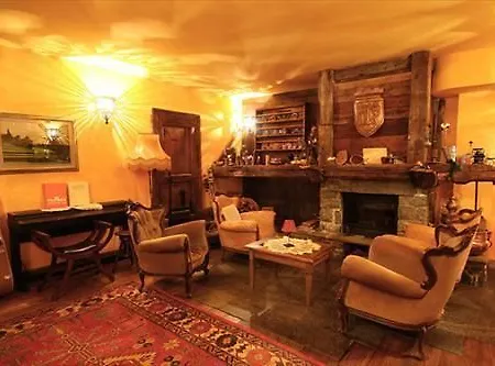 Charmant Petit Hotel 3*
