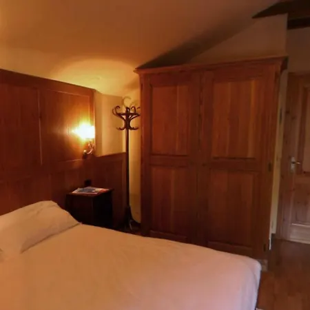 Hotel Charmant Petit 3*