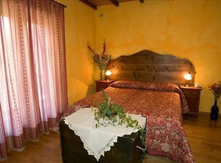 Charmant Petit Hotel 3*