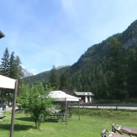 Hotel Charmant Petit Frachey