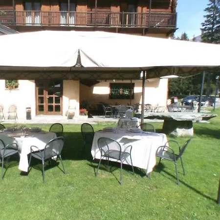 Hotel Charmant Petit